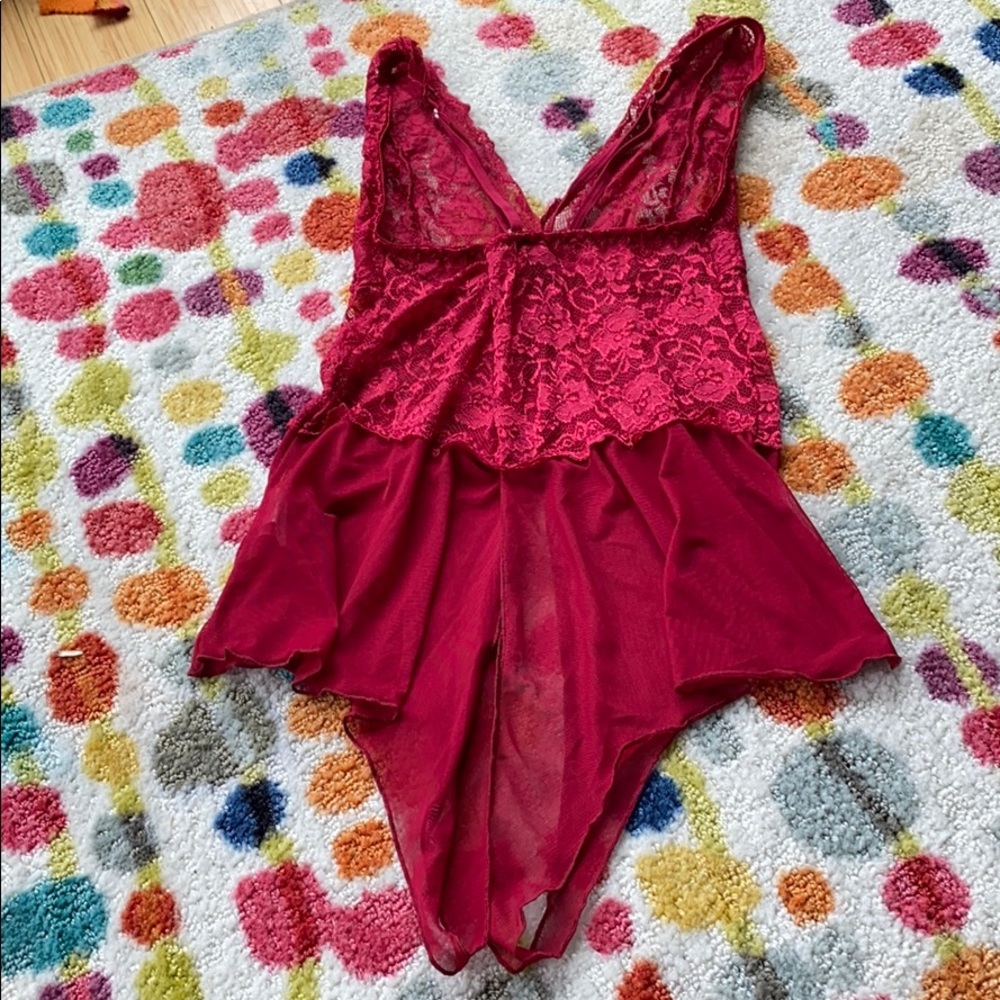 Lingerie - Picture 4 of 5